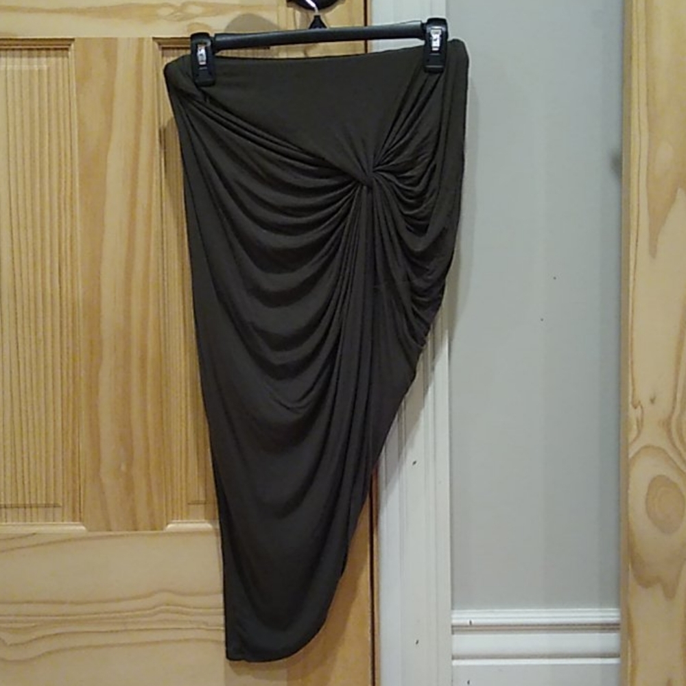 CharlotteRusse highlow/assymetrical skirt: Olive - Picture 1 of 4